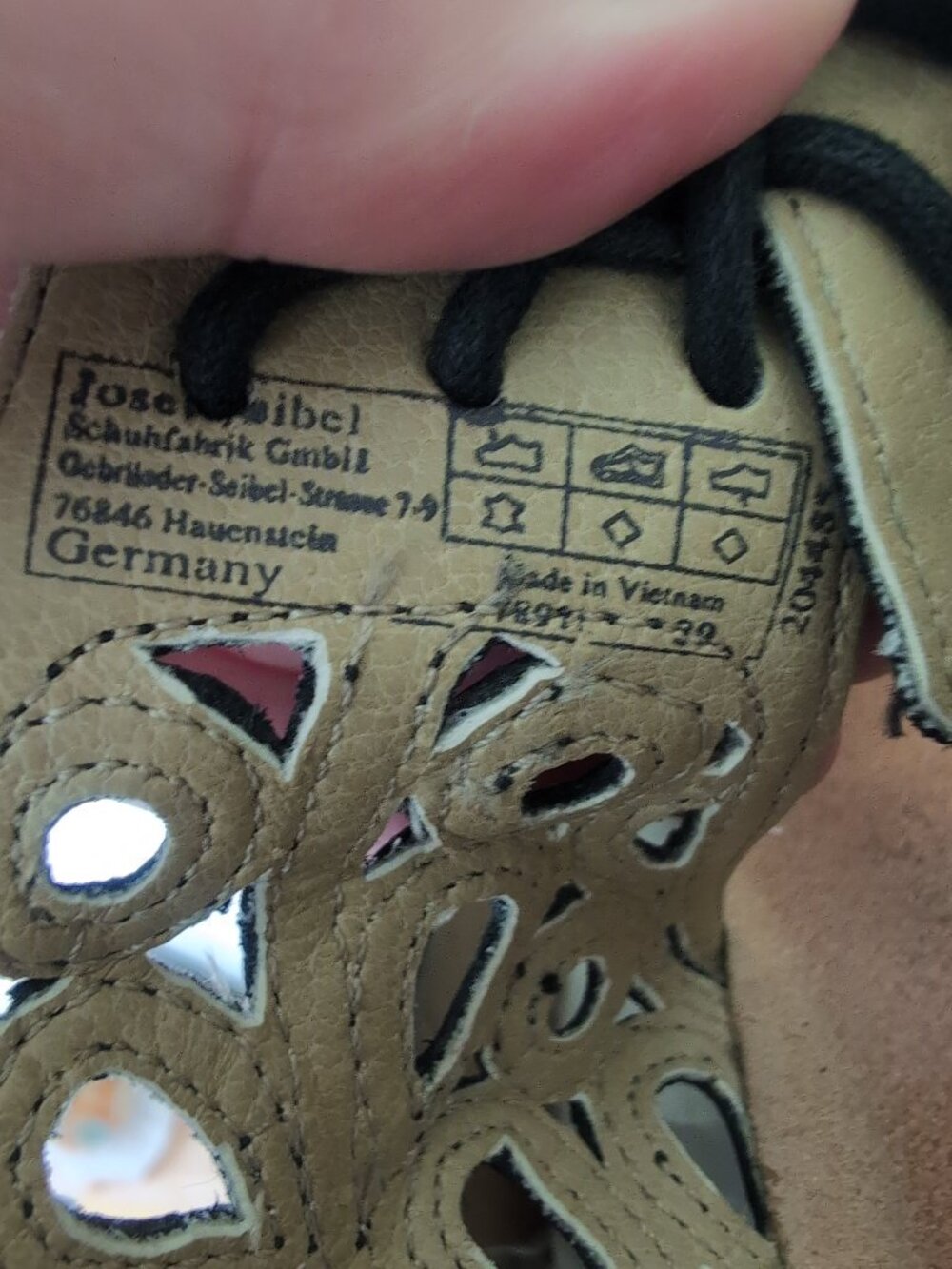 Josef Seibel Ruth Black Leather Cutout Sandals Size 39 - Picture 11 of 11